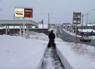 Fuerte nevada cubre partes de EE. UU. durante ajetreado fin de semana de viajes festivos nevada