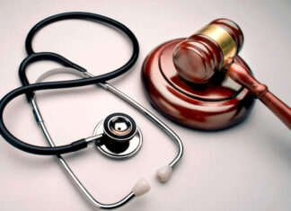 Juez bloquea en 19 estados la norma que permite a Dreamers inscribirse en planes de salud de ACA ACA