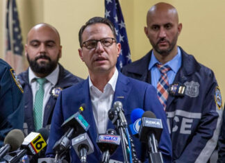 Suspect in UnitedHealthcare CEO killing could return to New York on a governor’s warrant New York