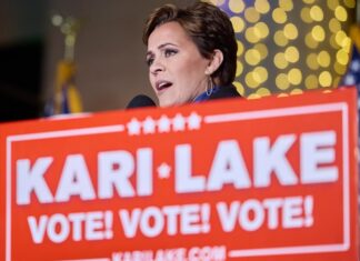 Trump nombra jefa del medio público VOA a una aliada que perdió las elecciones de Arizona VOA