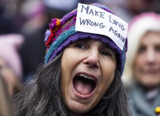 Miles de personas en Washington protestan por la investidura de Trump en la «Marcha del Pueblo»