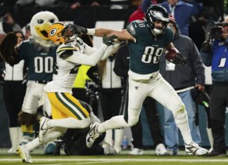 Hurts lanza para 2 TD’s y Goedert hace una jugada estelar en victoria de Eagles 22-10 sobre Packers Hurts