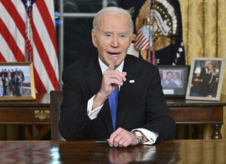 Biden advierte que «se está gestando una oligarquía» al frente del país