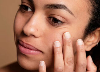 ¿Cómo cerrar los poros y eliminar las manchas de la piel? piel