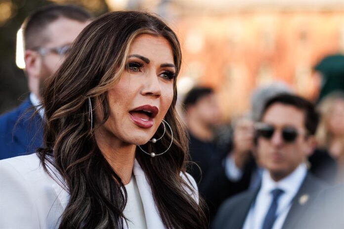 EE.UU. congela la entrega de fondos federales para ONGs que atienden a migrantes ONGs