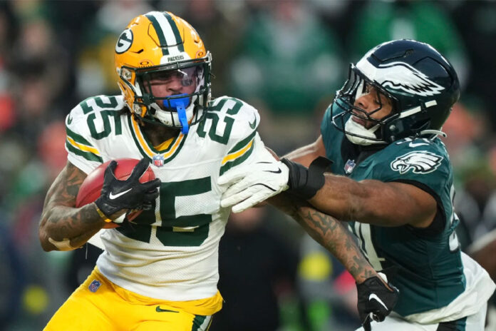 Fumble-on-opening-kickoff,-injuries-and-penalties-cost-the-Packers-in-their-loss-to-the-Eagles Eagles