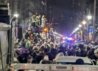 Celebraciones por triunfo de los Eagles dejan desórdenes, heridos y, la actuación de la policía cuestionada Eagles