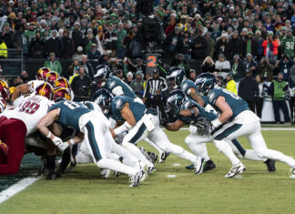 Equipo no identificado propone prohibir jugada conocida como ‘tush push’ utilizada por los Eagles tush push