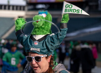 Eagles y Chiefs no se inmutan ante el extravagante inicio del Super Bowl Super Bowl