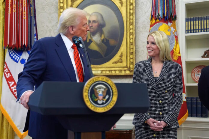 El-Departamento-de-Justicia-de-Trump-desmantela-programa-de-la-época-de-Biden-contra-oligarcas-rusos Trump