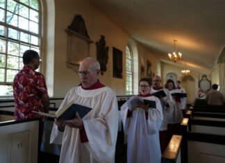 La población cristiana en EE. UU. ha disminuido durante años; nueva encuesta muestra estabilización encuesta