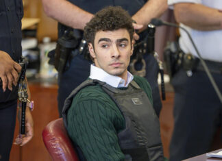 Luigi Mangione draws crowd for first court hearing since arraignment in UnitedHealthcare CEO killing Luigi Mangione