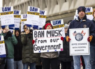 Trump deja a miles de empleados federales en paro: «Estamos todos en shock» Trump
