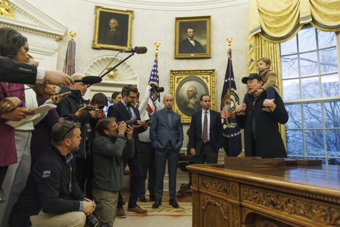 Trump veta a la agencia AP del Despacho Oval INSTAGRAM Trump