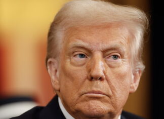 Trump encara su tercer mes en el poder con un suspenso en las encuestas