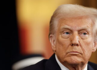 Trump pide encarcelar a sus rivales en un duro discurso en el Departamento de Justicia