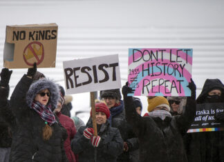 Acciones de Trump prueban límites del poder presidencial y resiliencia de la democracia de EE. UU. Trump