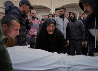 Bombardeos israelíes en Gaza matan a más de 400 palestinos y rompen el alto el fuego con Hamás Hamás