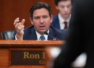 El Concejo de Fort Myers ahora aprueba por unanimidad que el ICE entrene a su policía para ayudarlos con las deportaciones DeSantis