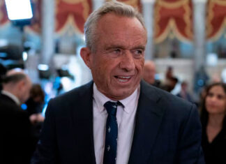 Gobierno de Trump prevé despedir a la mayoría de los 80.000 trabajadores federales de salud salud