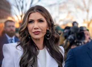 Noem identifica a filtradores y nombra nuevos líderes del Servicio de Inmigración con miras a acelerar deportaciones inmigración