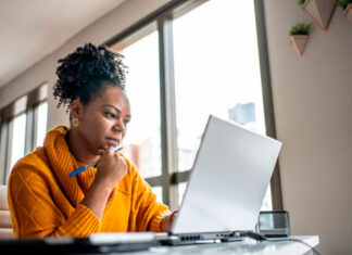 Office of Innovation and Technology Hosts Successful Device Distribution Event to Bridge the Digital Divide in Philadelphia Technology