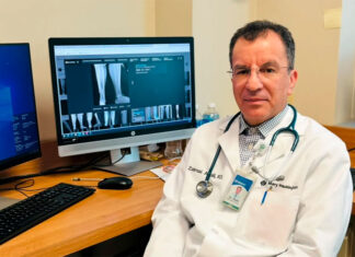 Para enfrentar la escasez, estados buscan facilitar que médicos extranjeros ejerzan en el país médico