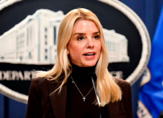 Pese a historial de indagaciones similares, Bondi cree improbable pesquisa sobre mensajes de texto Bondi