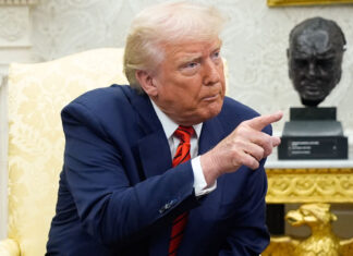 Trump elimina las contribuciones militares de los navajo por órdenes contra la inclusión