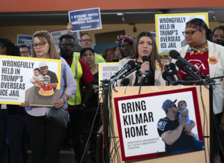 Corte Suprema dice que gobierno de EE. UU. debe facilitar el regreso de un hombre deportado por error Corte Suprema