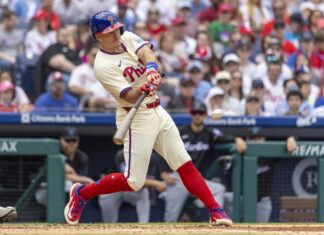 Los Phillies resisten tras seis carreras de Miami en el noveno y vencen a los Marlins 11-diez