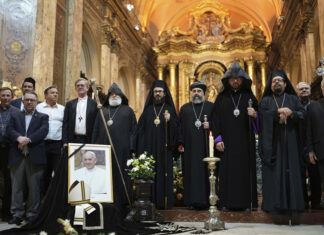 Líderes de distintos credos llaman a profundizar su diálogo tras muerte de Francisco Francisco