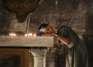 Cristianos de todo el mundo celebran la Pascua con todo y aparición sorpresa del papa