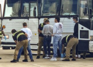 El Gobierno de Trump usa sistema de puntos para el envío de migrantes a El Salvador Trump