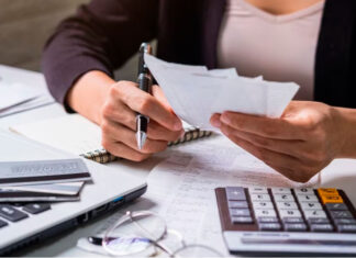 El dilema de los inmigrantes ante la declaración de impuestos: qué sabemos y qué esperar