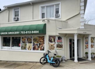 El futuro de los pequeños comerciantes de EE. UU. en jaque por la guerra arancelaria de Trump Trump