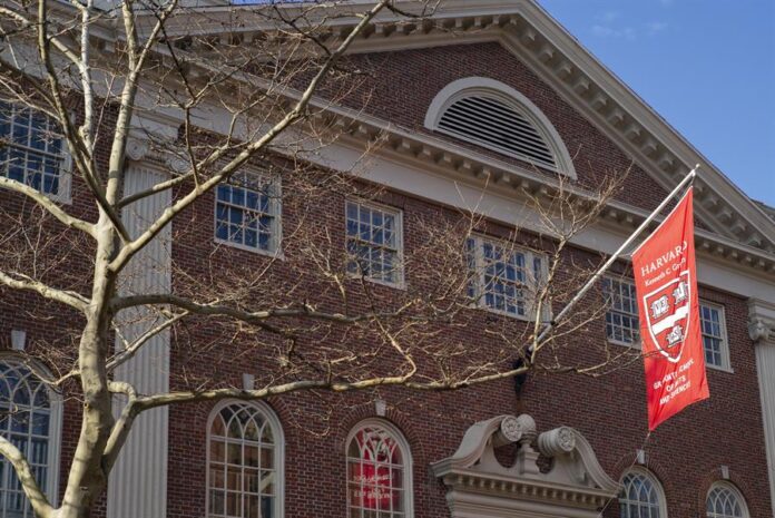Harvard rechaza condiciones impuestas por Administración Trump para no perder fondos Harvard
