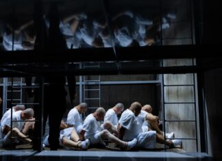 Inmigración de EE. UU. admite que envió por error a un salvadoreño al Cecot