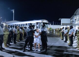 Juez contempla declarar al Gobierno Trump en desacato por envío de migrantes a El Salvador