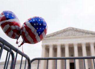 Supremo de EE. UU. sopesará el intento de Trump por eliminar la ciudadanía por nacimiento Supremo