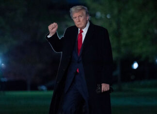 Trump dice que CBS y «60 Minutes» deberían «pagar un alto precio» por atacarlo Trump