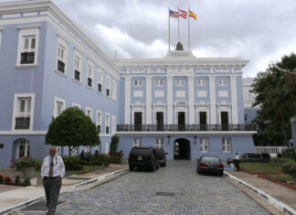 La gobernadora dice que toda persona que atente contra policías «tiene que ser procesado» FEMA