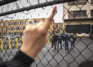 Alcalde de Newark niega allanamiento en centro de detención de inmigrantes tras su arresto