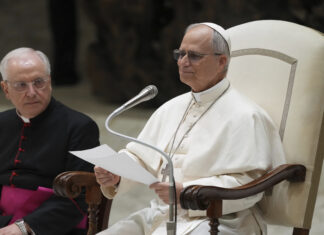 Ante 6.000 periodistas León XIV defiende la libertad de expresión y les lanza un apelo