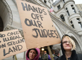 Arrestos de inmigrantes en tribunales de EE. UU. preocupan a defensores de derechos humanos inmigrantes