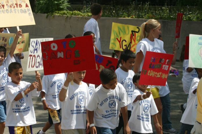 Casi 12 millones de niños latinos en EEUU están en riesgo por los recortes presupuestarios