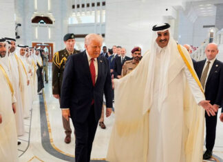 En Oriente Medio, Trump admira la riqueza de sus anfitriones árabes