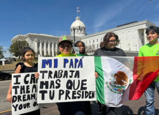 Estados de EE. UU. gobernados por republicanos buscan penalizar transporte de inmigrantes irregulares