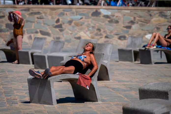 Expertos-La-mitad-de-la-población-mundial-sufrió-mes-extra-de-calor-extremo-por-el-cambio-climático