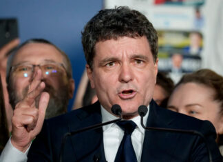 Ganador de elecciones en Rumania ahora debe lidiar con profundas divisiones